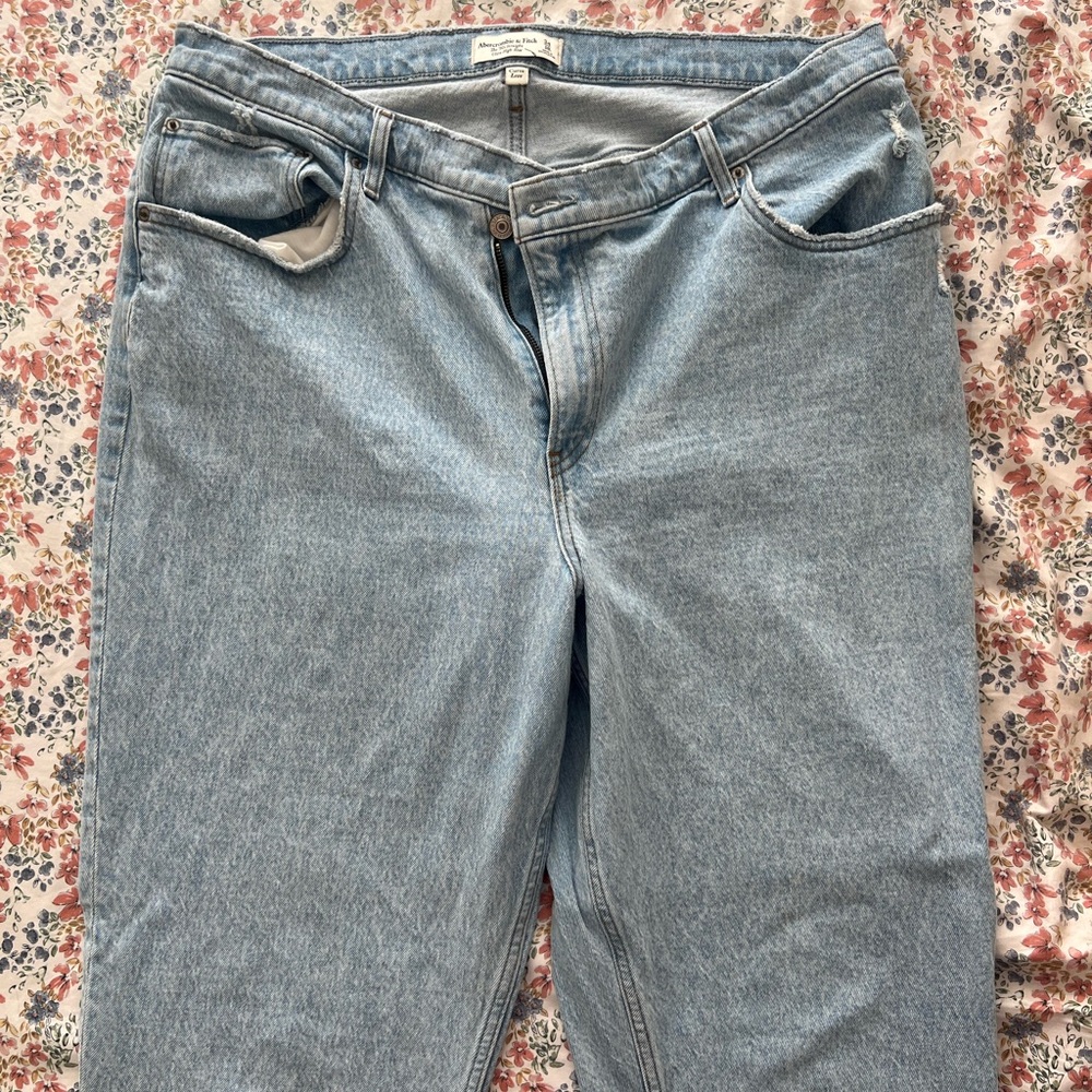 “The 90’s Straight” Ultra High Rise Curve Love Jeans